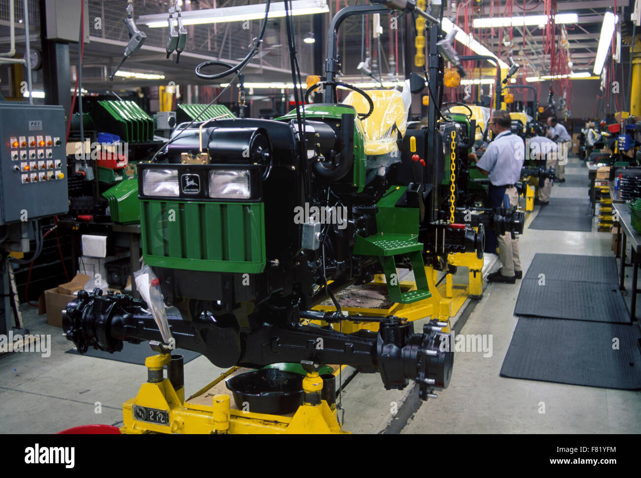 À l’intérieur de la chaîne de production de tracteurs lourds de plusieurs milliards de dollars John Deere